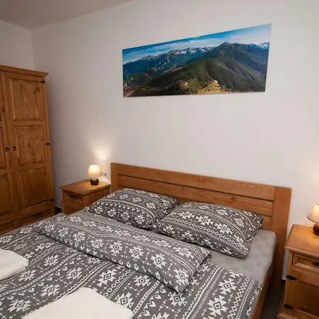 Biela Put - Jasna Nr. 8 * דמנובסקה דולינה